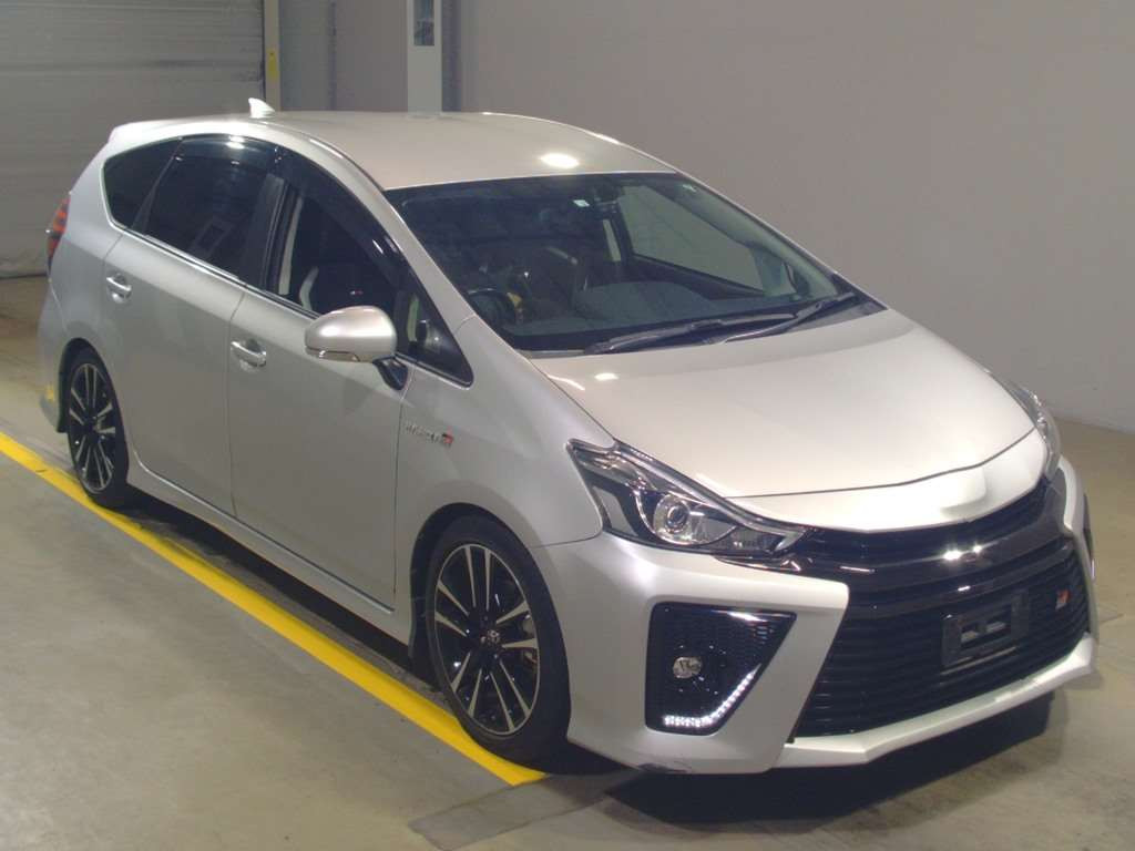 2020 Toyota Prius alpha ZVW41W[2]