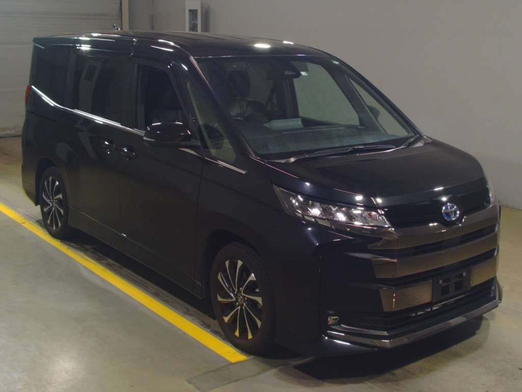 2022 Toyota Noah ZWR90W[2]