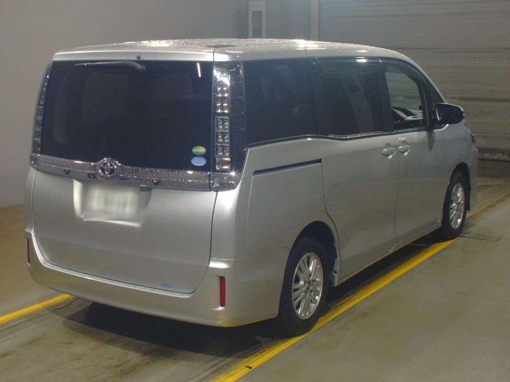 2016 Toyota Voxy ZRR80G[1]