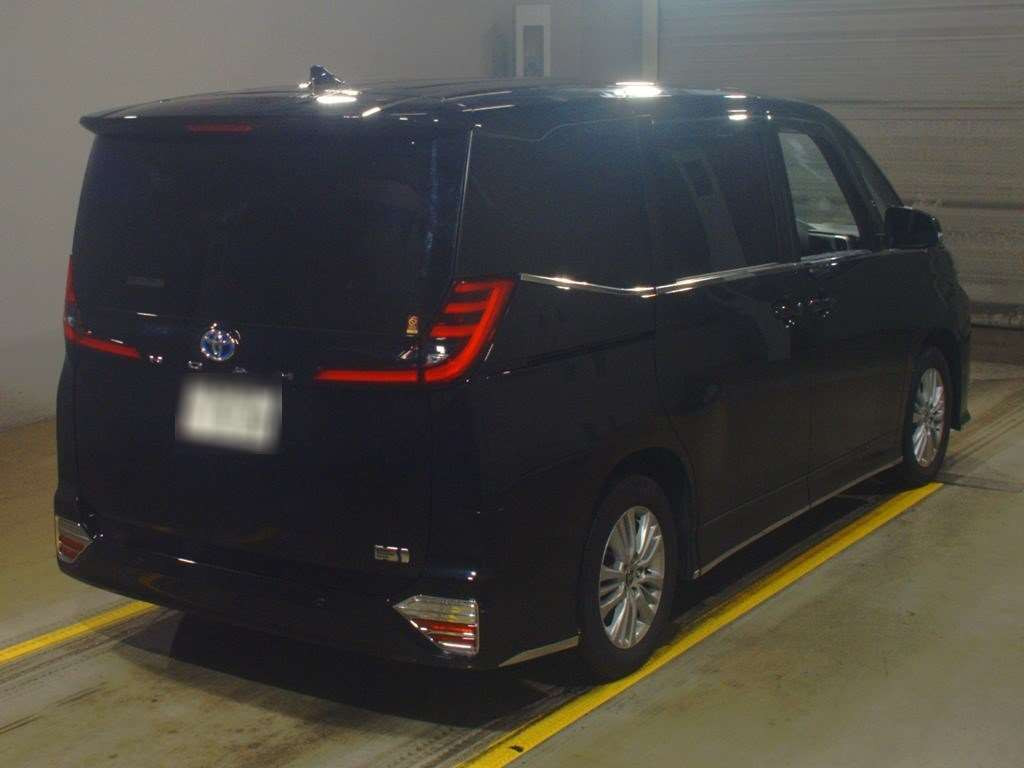 2023 Toyota Noah ZWR90W[1]