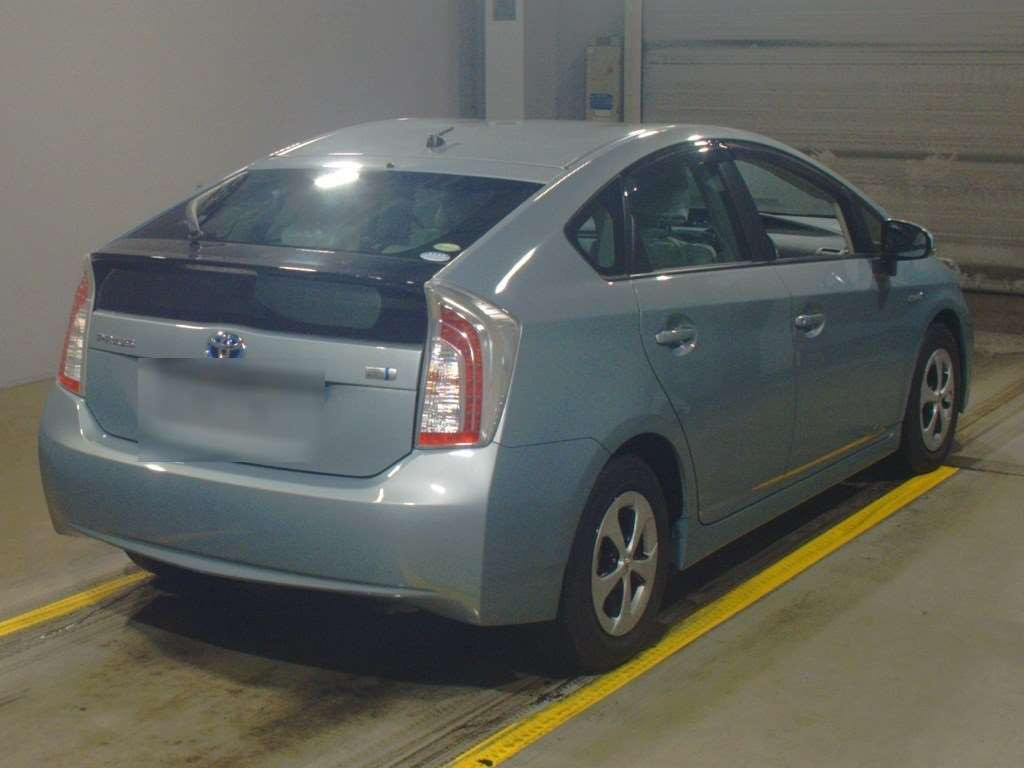 2013 Toyota Prius ZVW30[1]