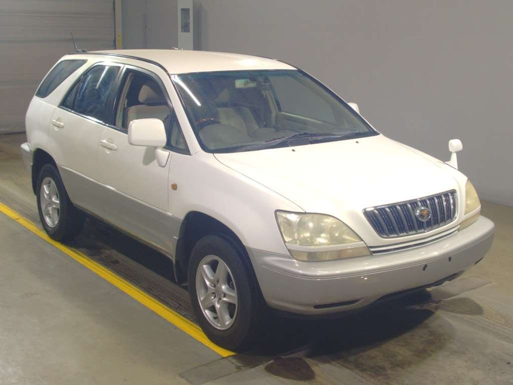 2002 Toyota Harrier MCU10W[2]