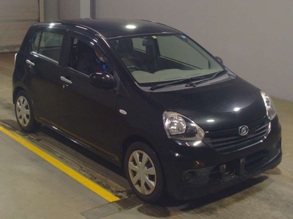 2015 Daihatsu Mira es LA300S[2]