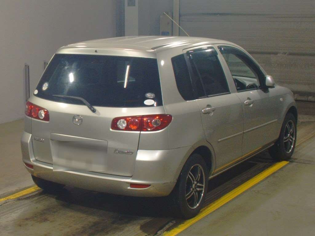 2004 Mazda Demio DY3W[1]