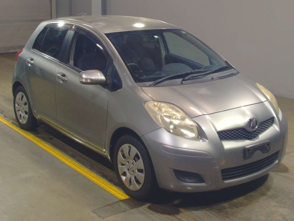 2010 Toyota Vitz SCP90[2]