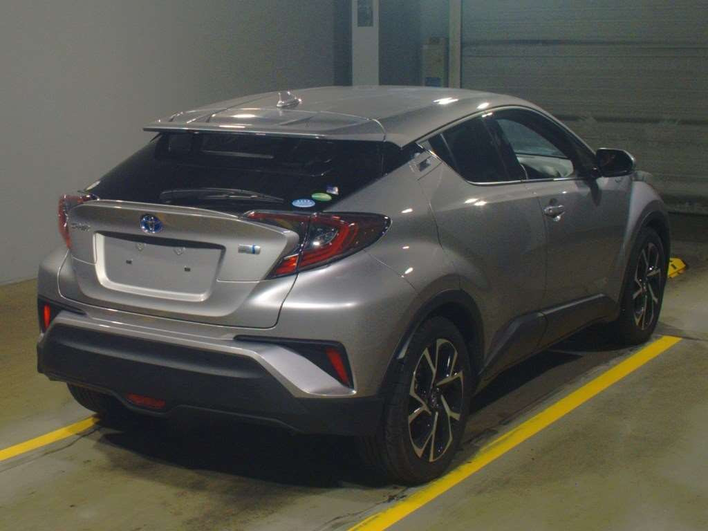 2017 Toyota C-HR ZYX10[1]