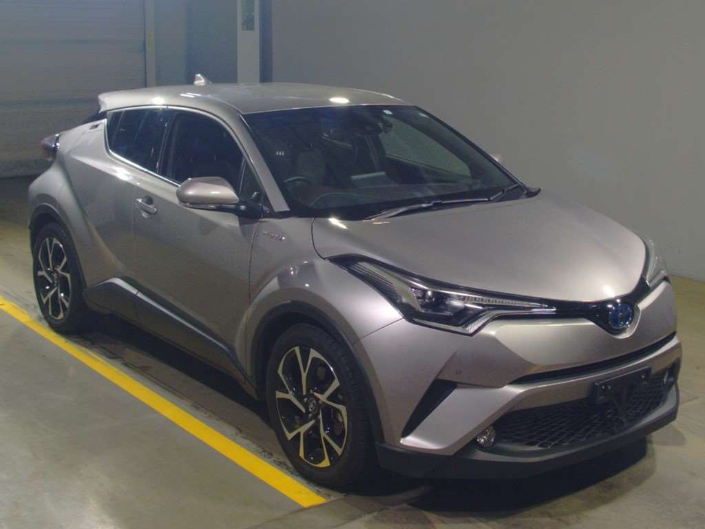 2017 Toyota C-HR ZYX10[2]