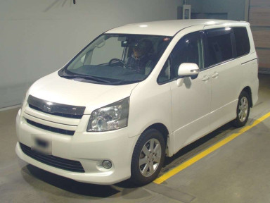 2009 Toyota Noah