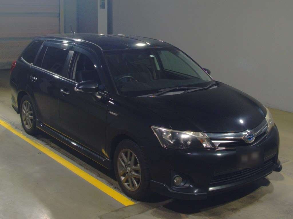 2014 Toyota Corolla Fielder NKE165G[2]