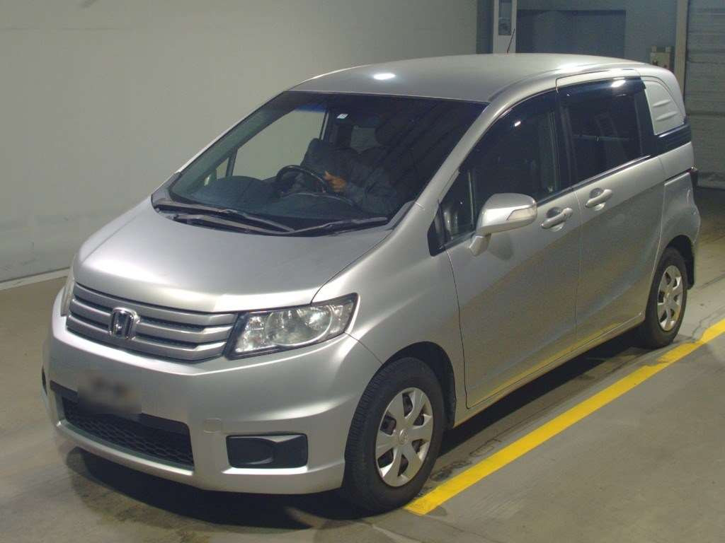 2013 Honda Freed Spike GB3[0]