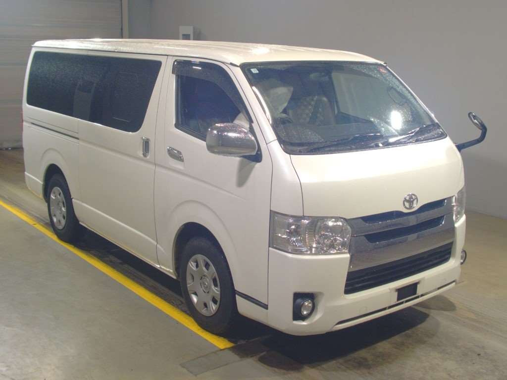 2015 Toyota Regiusace Van KDH201V[2]