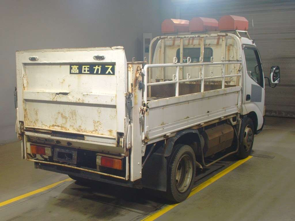 2009 Hino DUTRO BZU300M[1]