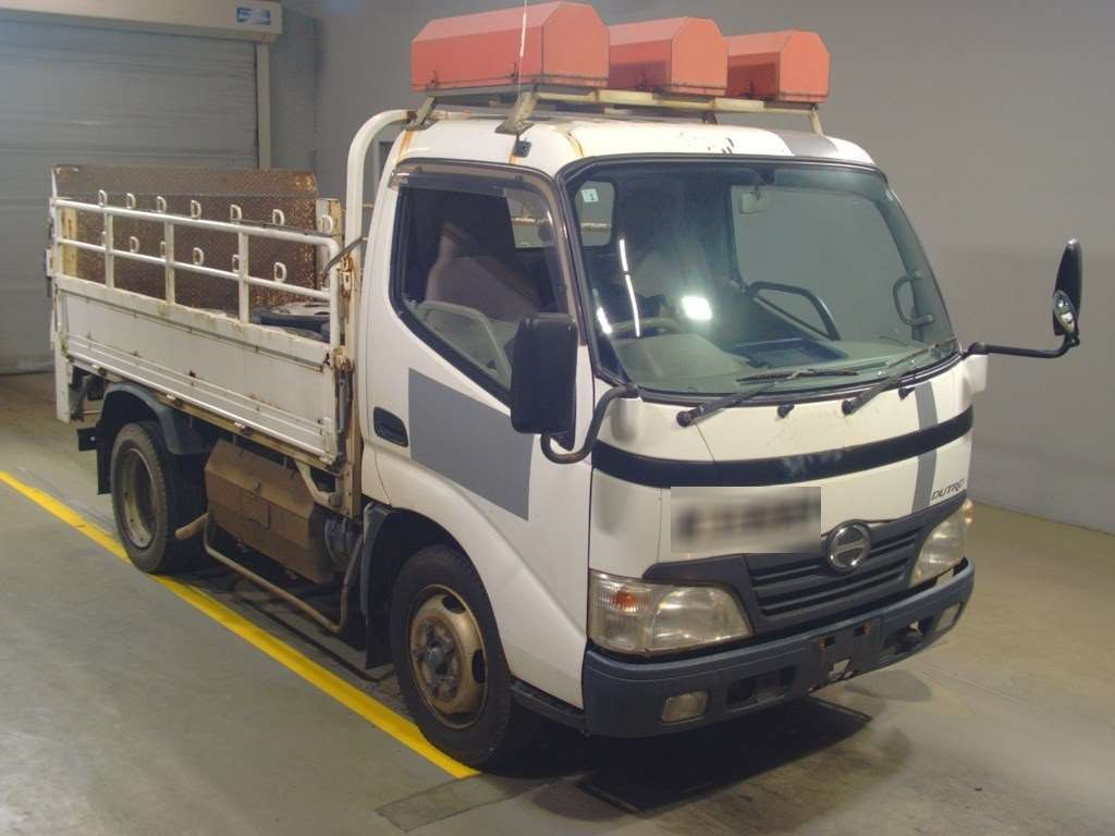 2009 Hino DUTRO BZU300M[2]