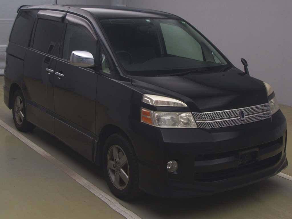 2007 Toyota Voxy AZR60G[2]