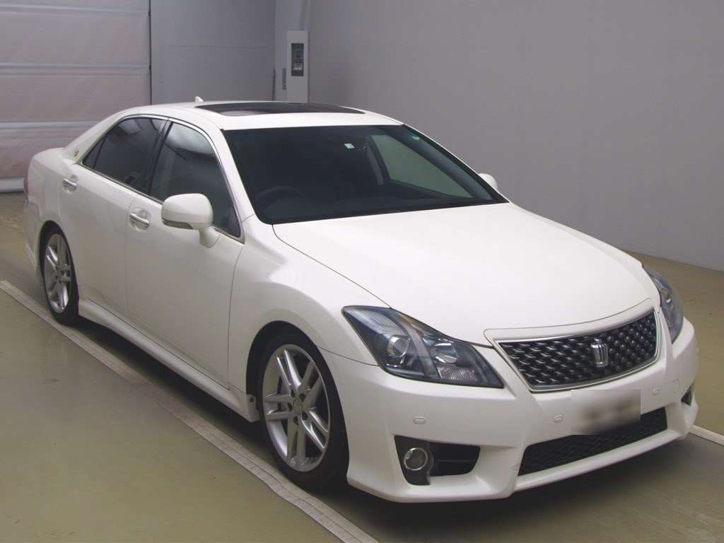 2010 Toyota Crown GRS204[2]