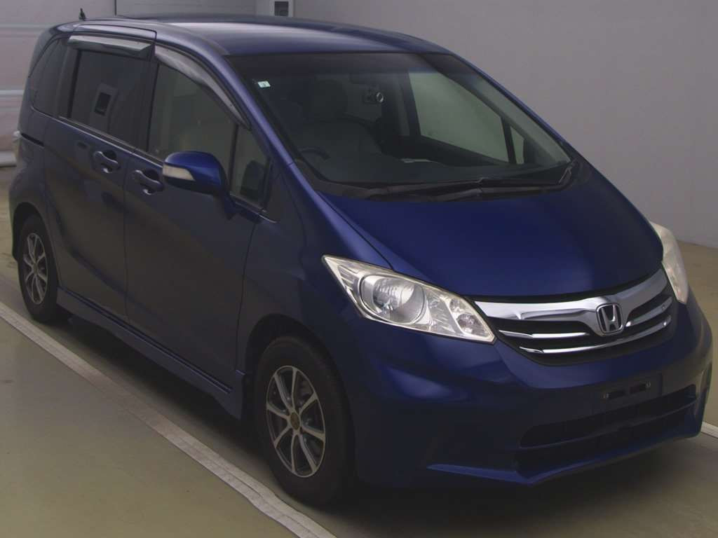 2013 Honda Freed GB3[2]