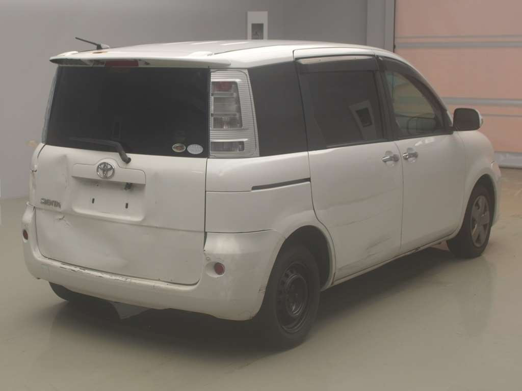 2012 Toyota Sienta NCP81G[1]