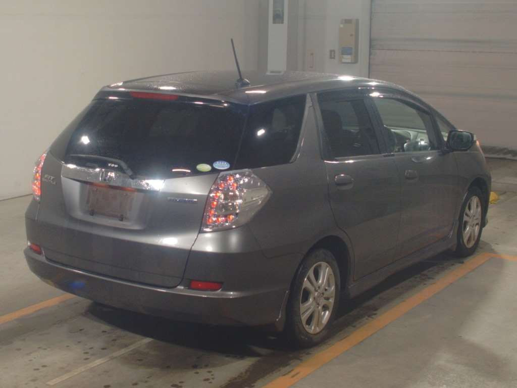 2011 Honda Fit Shuttle Hybrid GP2[1]