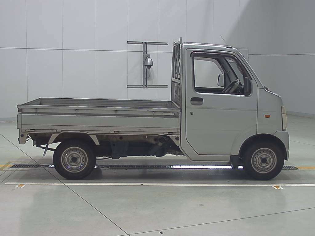 2011 Suzuki Carry Truck DA63T[2]