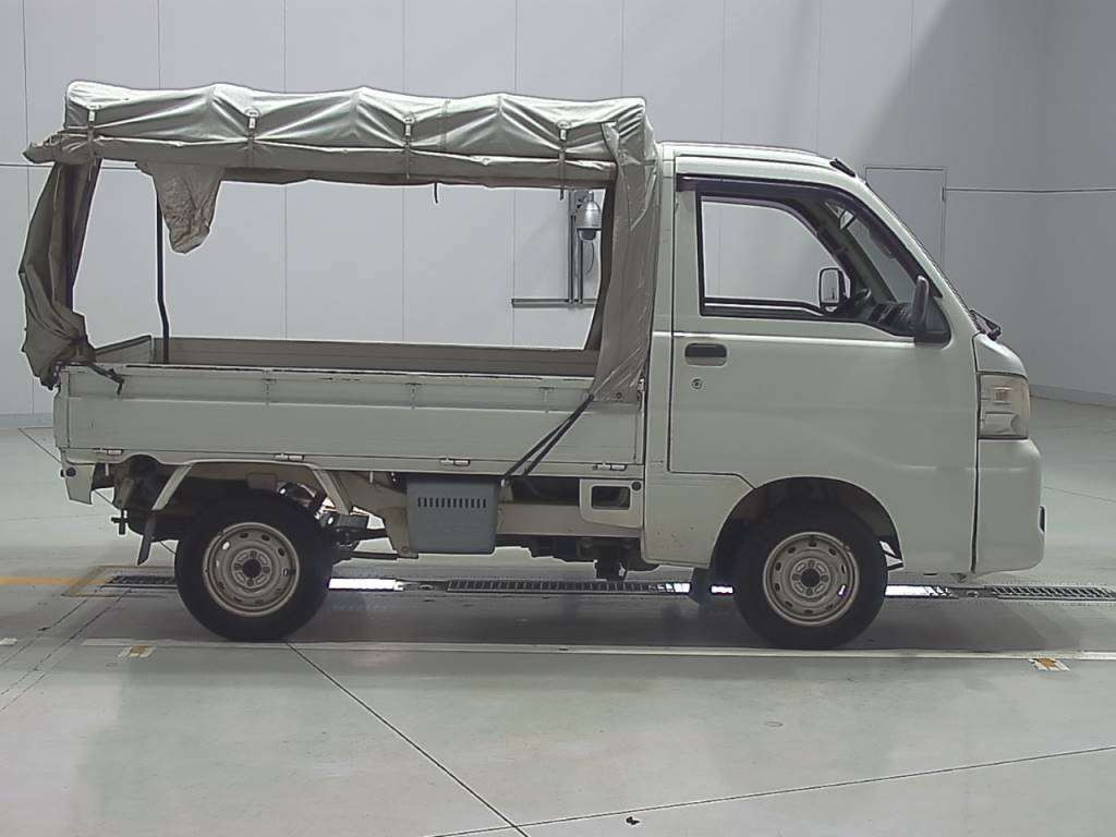 2011 Daihatsu Hijet Truck S211P[2]