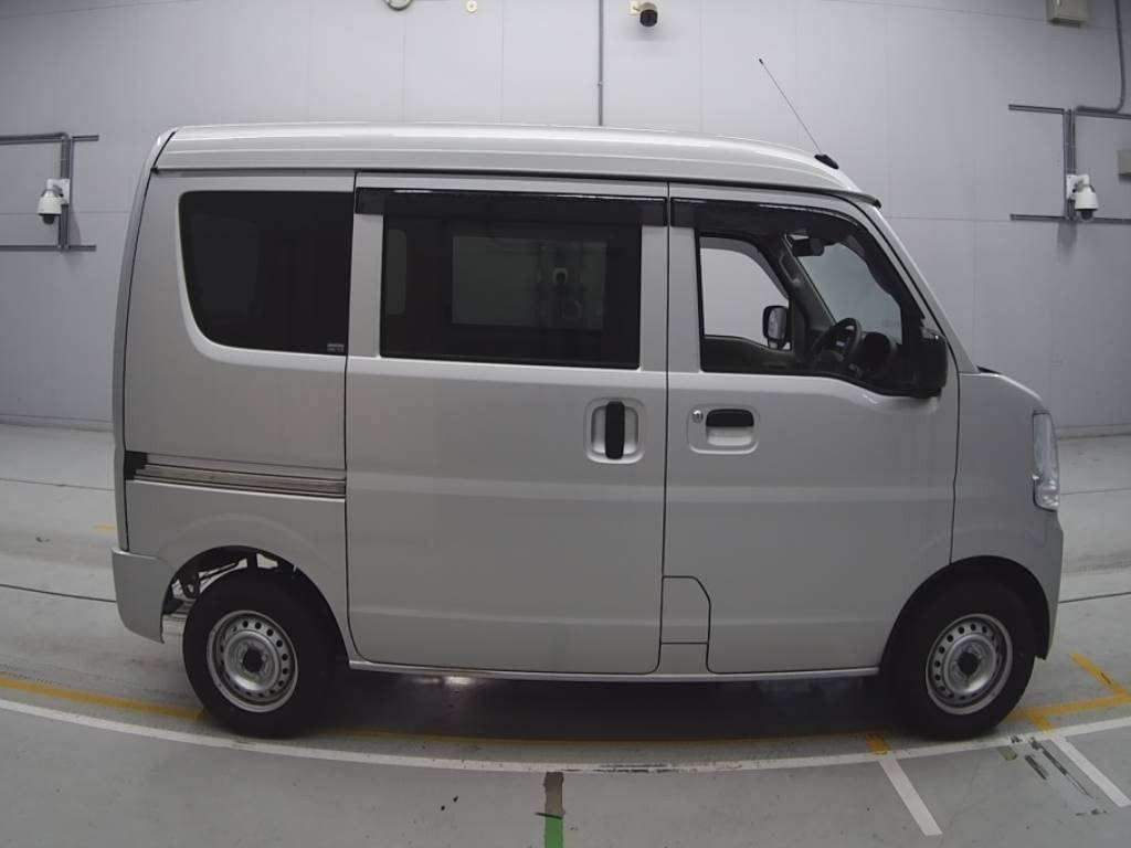 2022 Nissan NV100 Clipper DR17V[2]