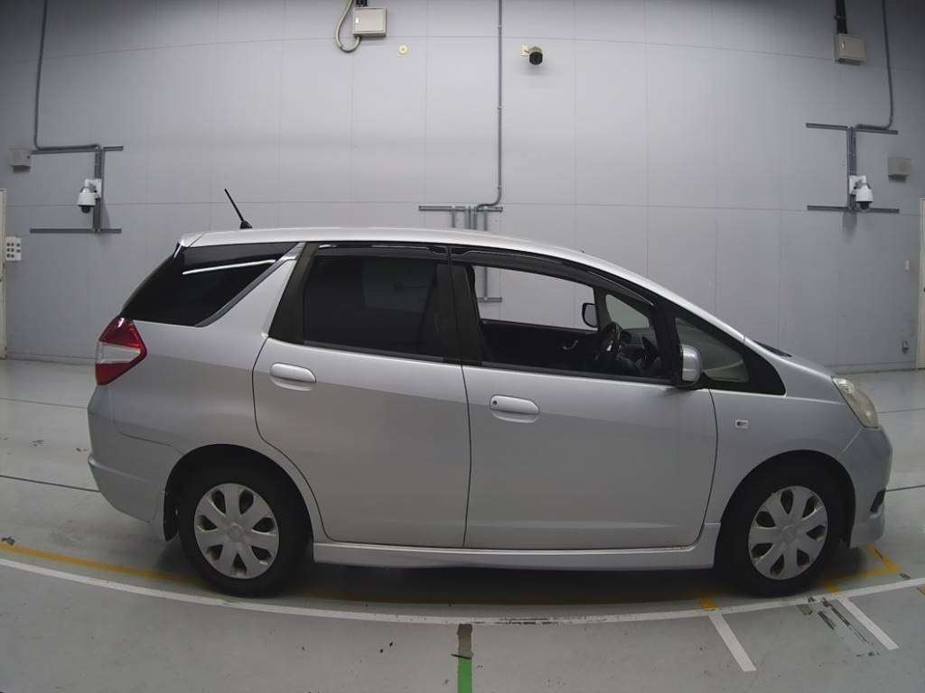 2012 Honda Fit Shuttle GG7[2]