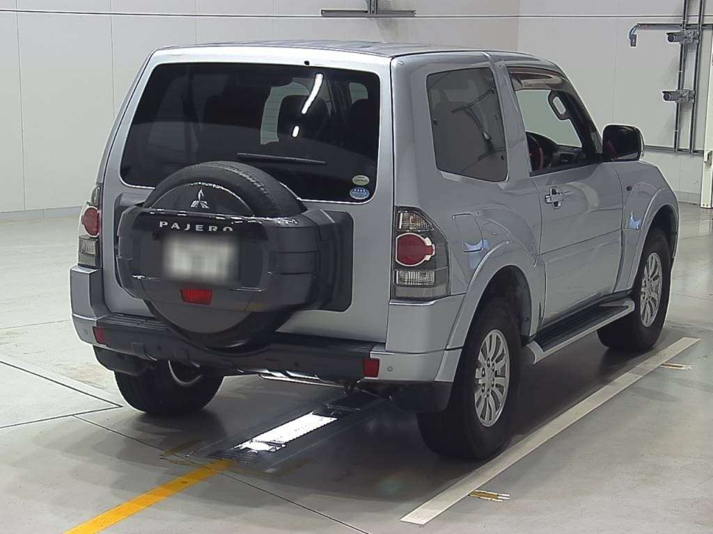 2011 Mitsubishi Pajero V83W[1]