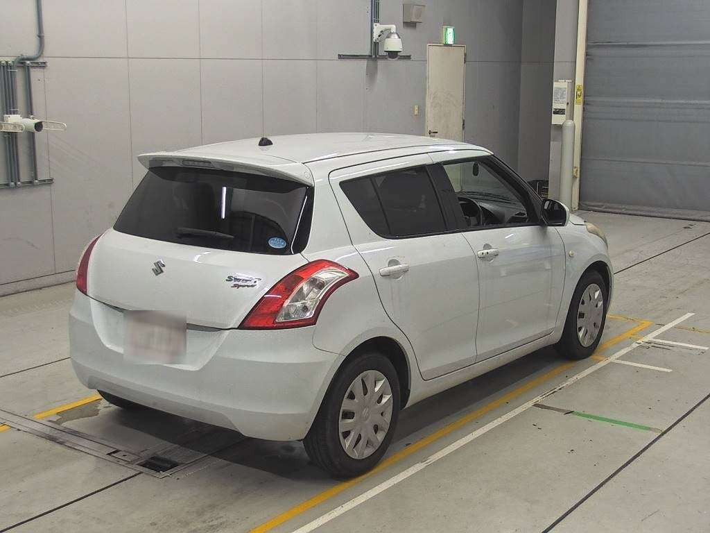 2010 Suzuki Swift ZC72S[1]