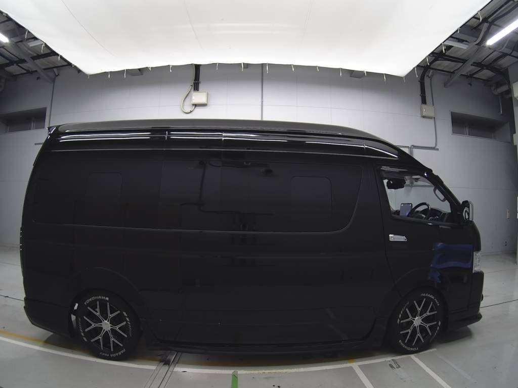 2019 Toyota Hiace Commuter GDH223B[2]