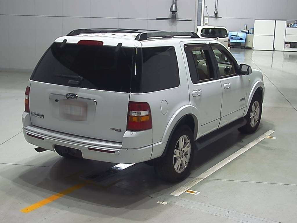 2005 Ford Explorer 1FMEU74[1]