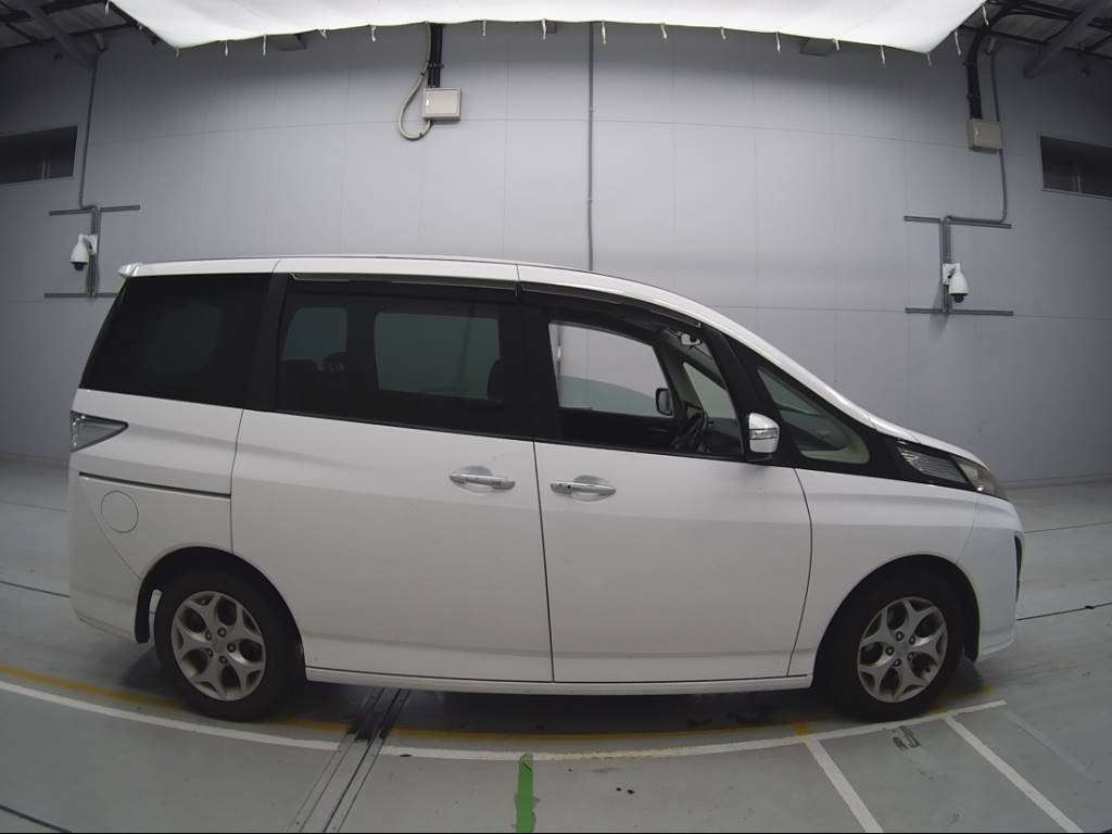 2011 Mazda Biante CCEFW[2]