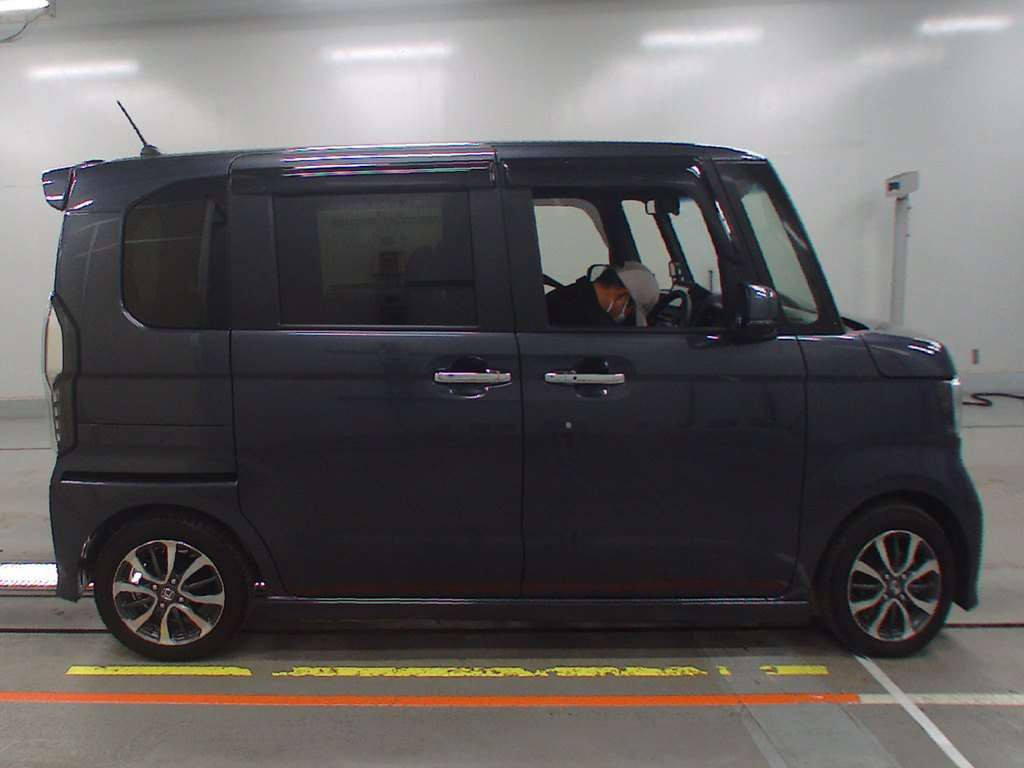 2023 Honda N-BOX CUSTOM JF3[2]