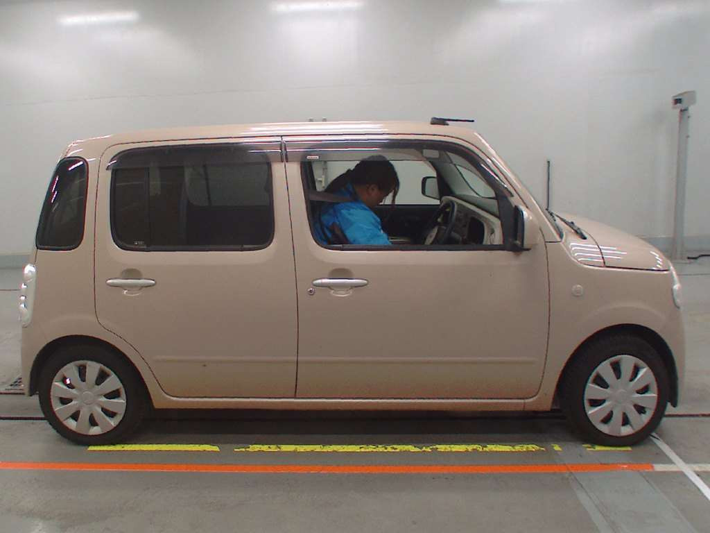 2016 Daihatsu Mira Cocoa L685S[2]