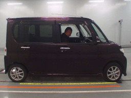 2011 Daihatsu Tanto