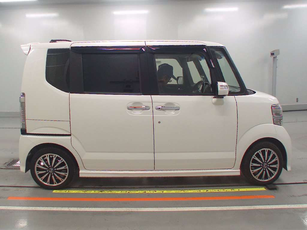 2016 Honda N-BOX CUSTOM JF1[2]