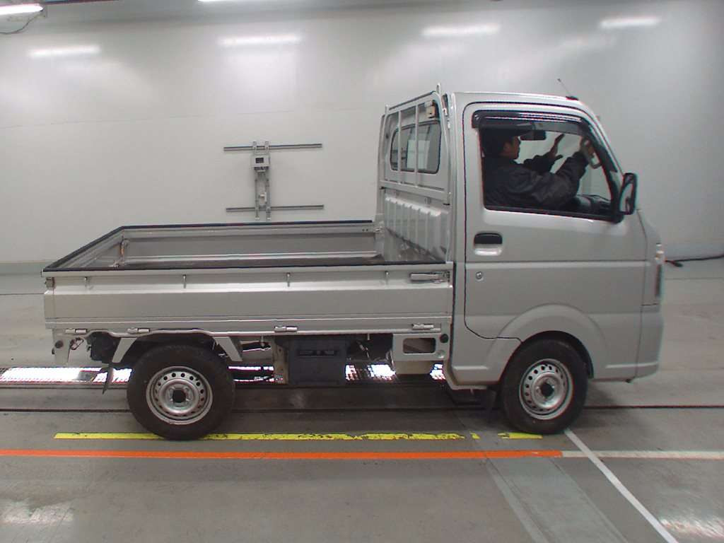 2016 Suzuki Carry Truck DA16T[2]