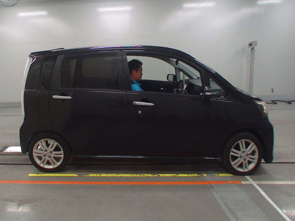 2013 Daihatsu Move Custom LA100S[2]