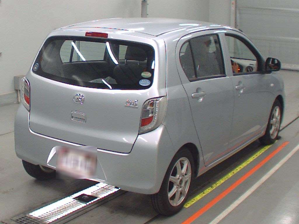 2016 Daihatsu Mira es LA300S[1]