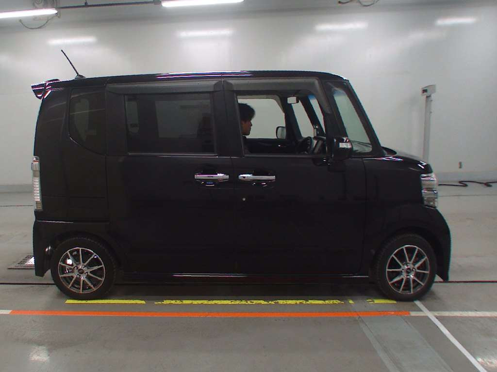 2012 Honda N-Box+ Custom JF1[2]