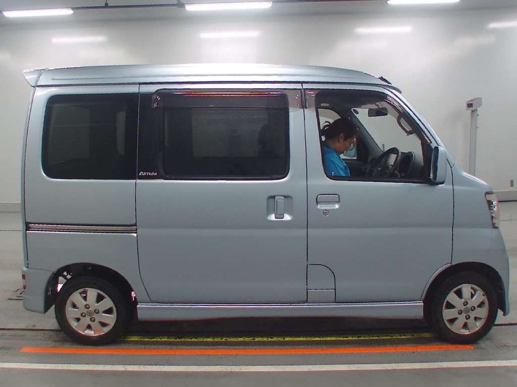 2006 Daihatsu Atrai Wagon S320G[2]