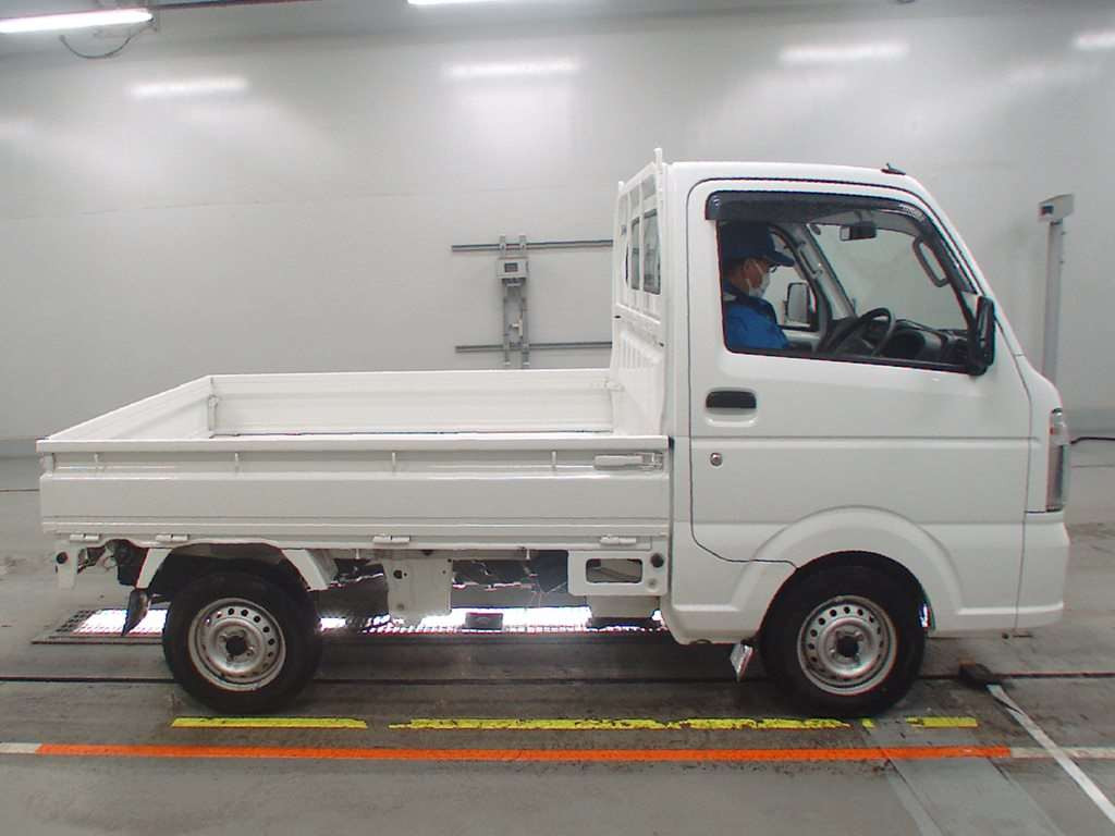 2018 Suzuki Carry Truck DA16T[2]