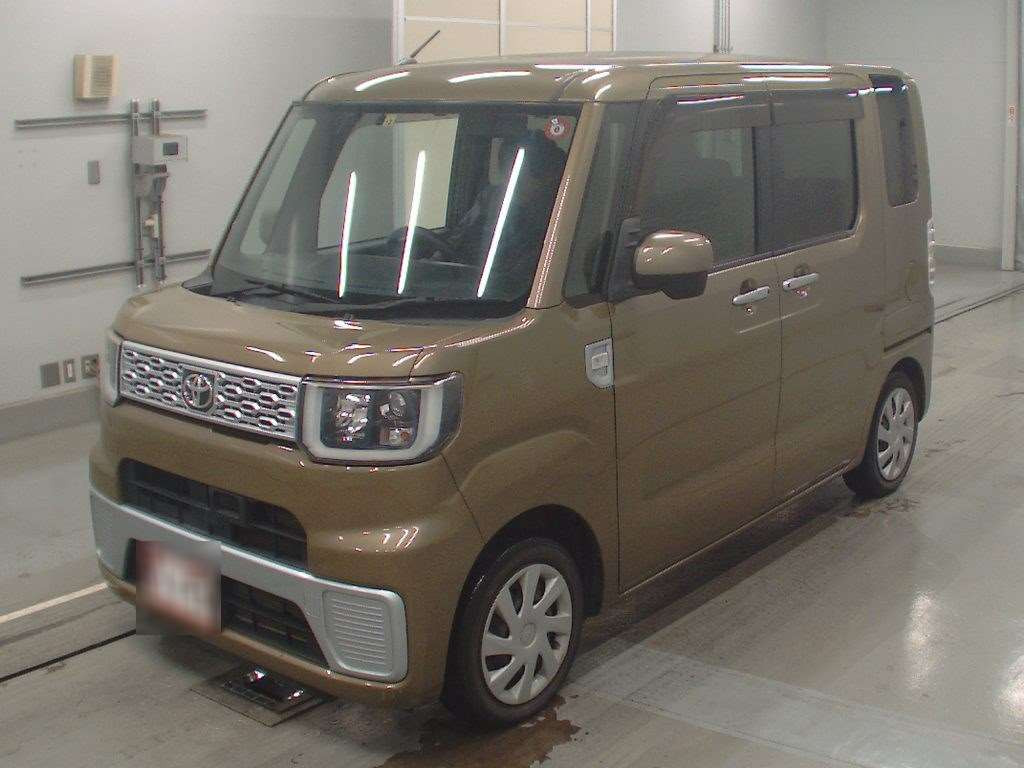 2015 Toyota Pixis Mega LA700A[0]