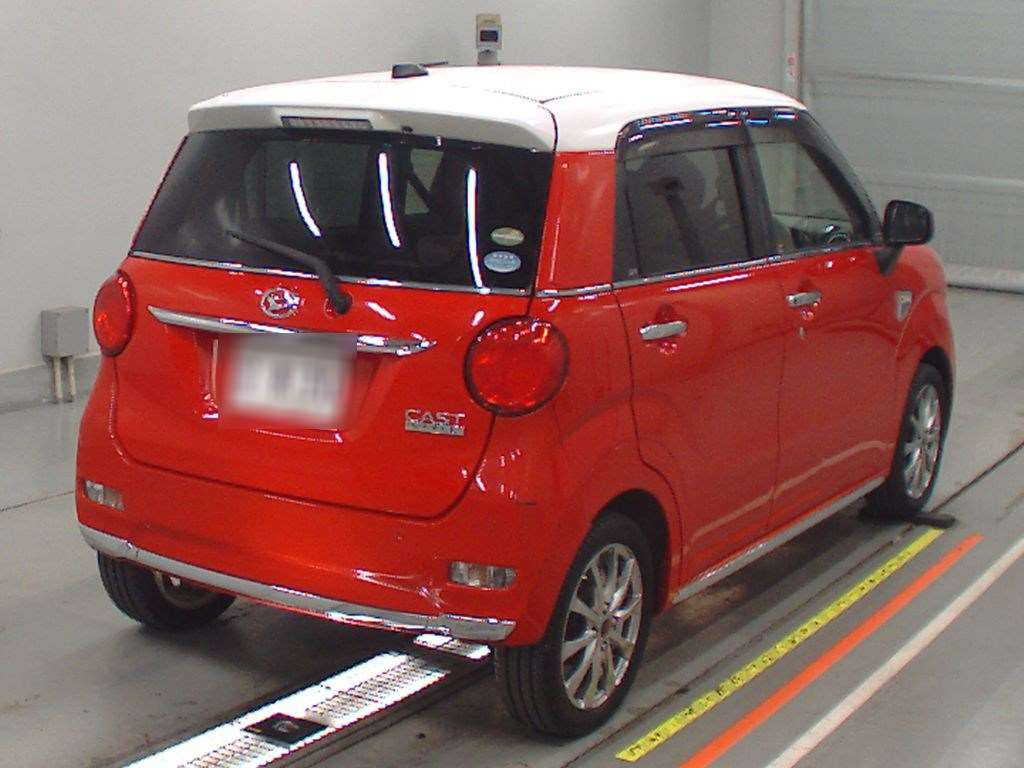 2016 Daihatsu Cast LA260S[1]