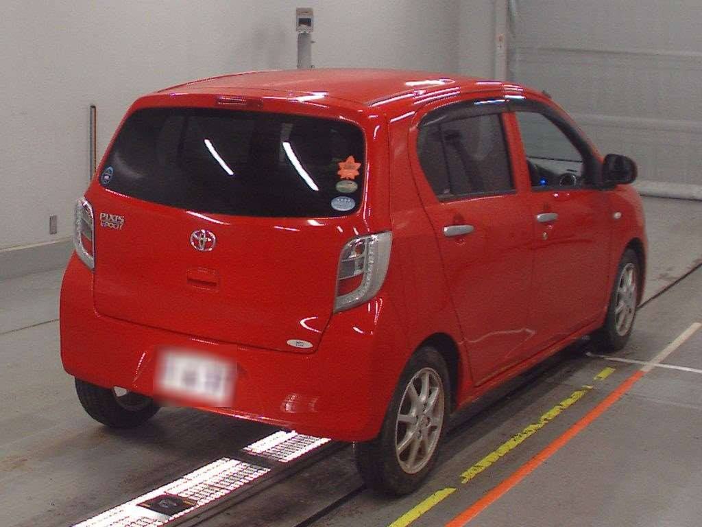 2016 Toyota Pixis Epoch LA300A[1]