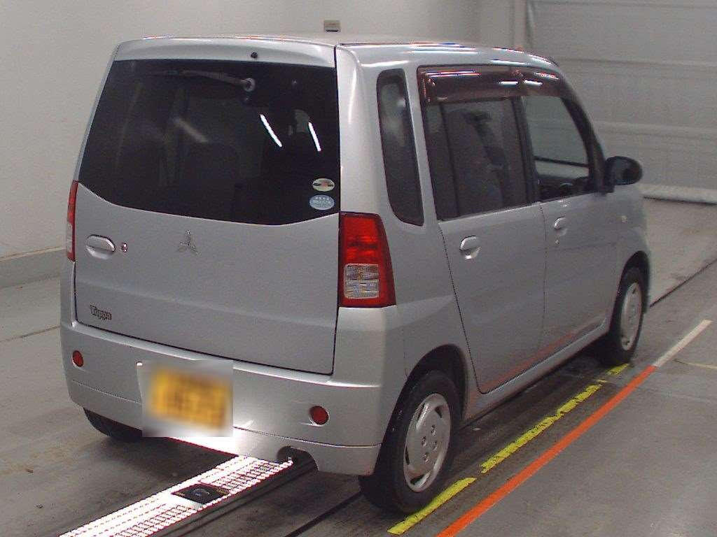 2010 Mitsubishi Toppo H82A[1]