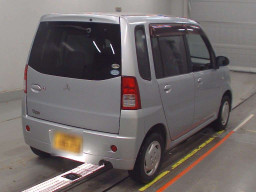 2010 Mitsubishi Toppo