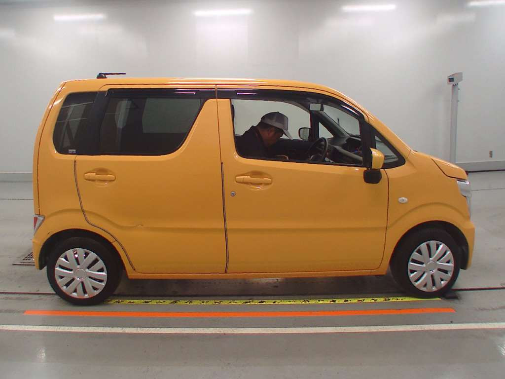 2022 Suzuki Wagon R MH85S[2]