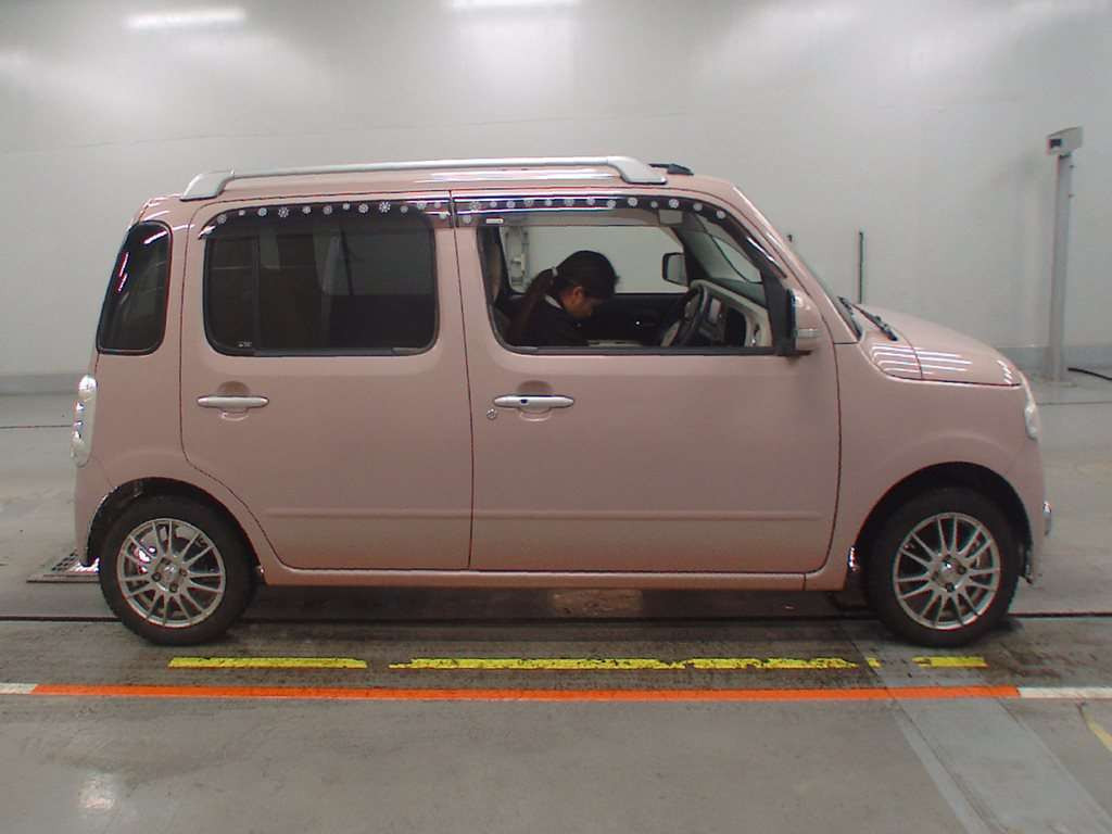 2013 Daihatsu Mira Cocoa L675S[2]