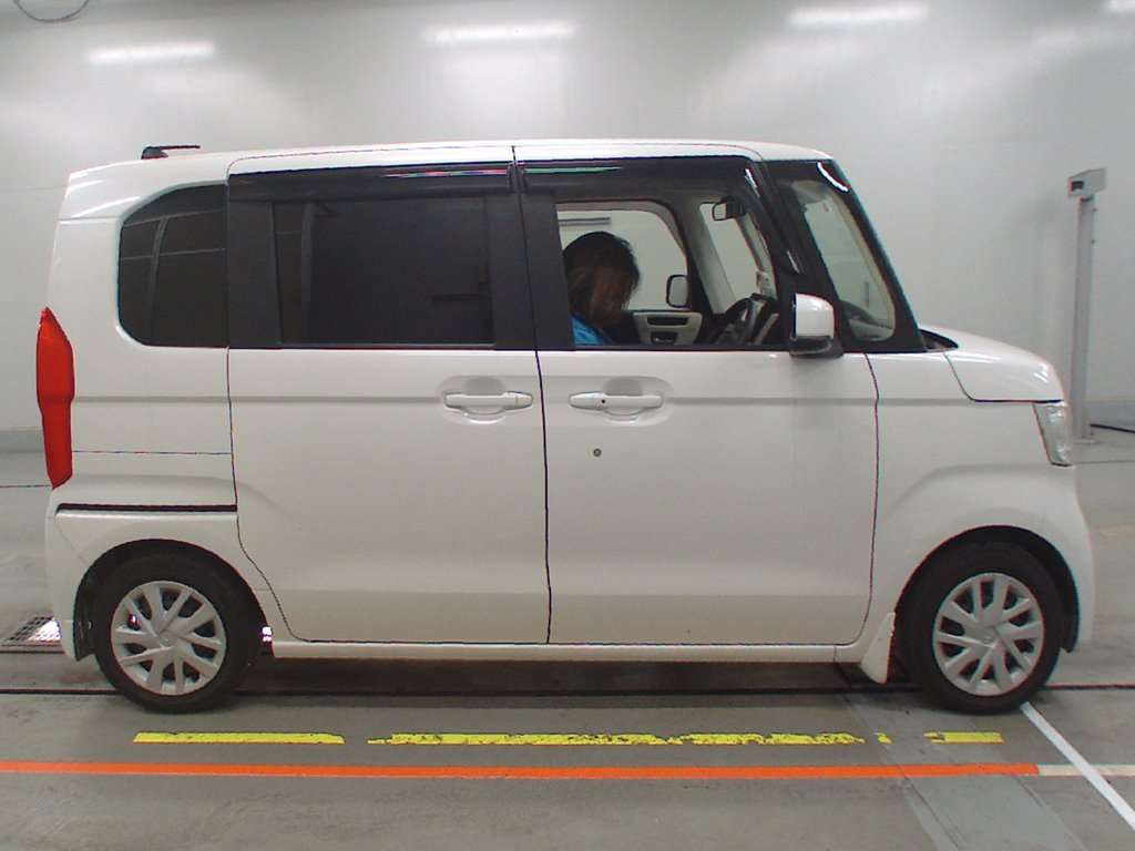 2018 Honda N-BOX JF3[2]