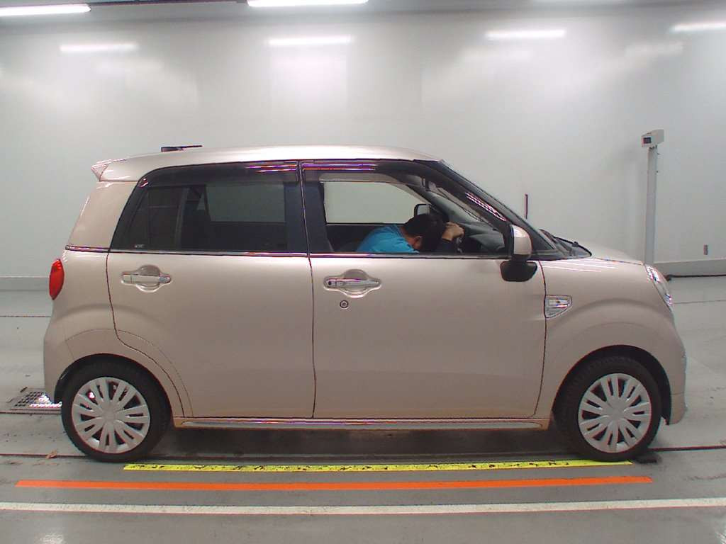 2016 Daihatsu Cast LA250S[2]